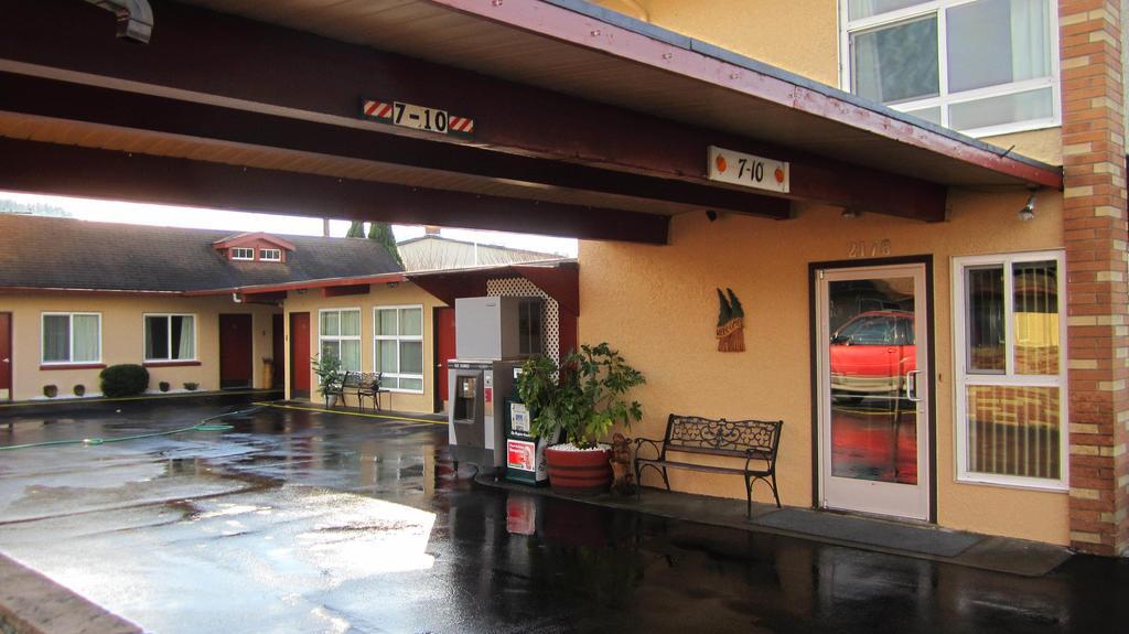 Fir Grove Motel Reedsport Eksteriør billede