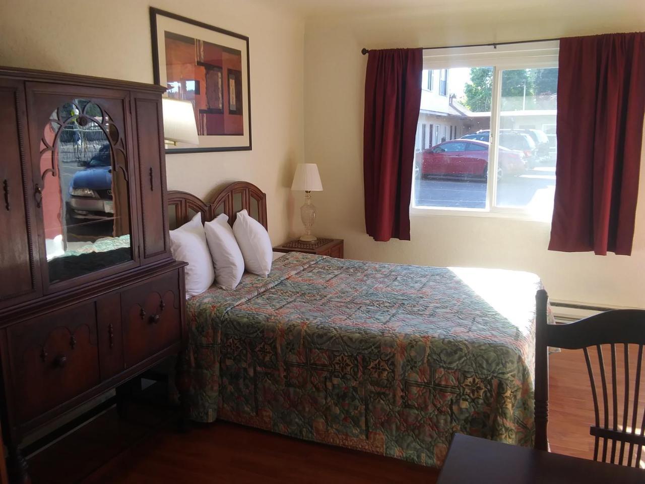 Fir Grove Motel Reedsport Eksteriør billede